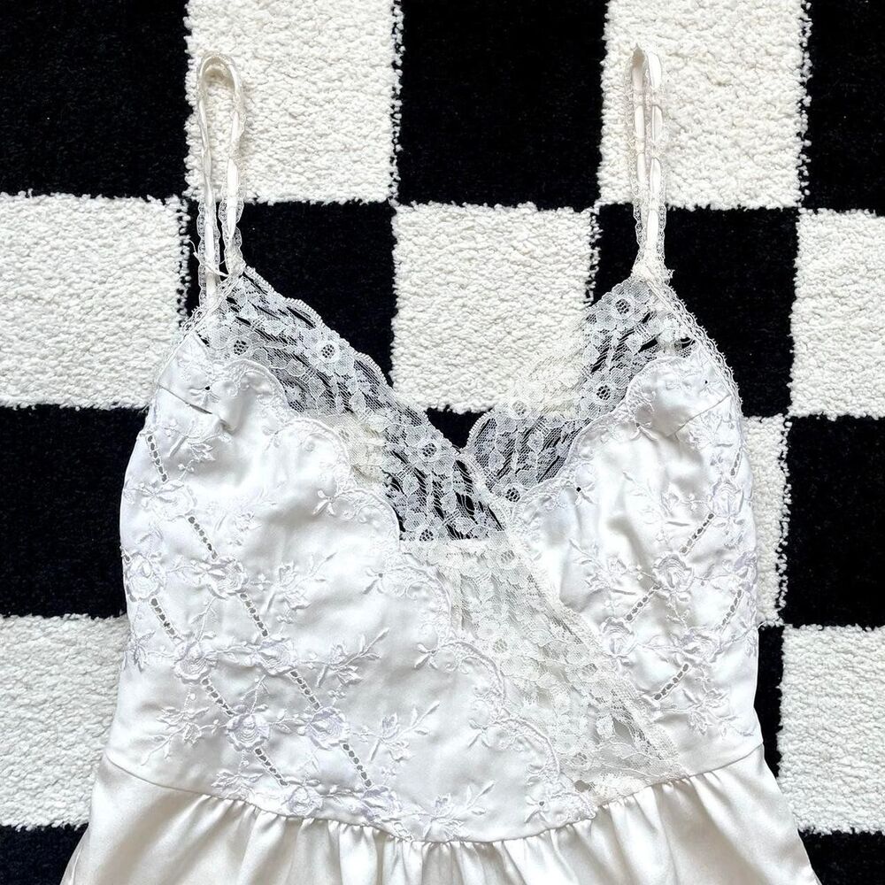 Rare Union Made Victoria’s Secret 70s Slip - Picture 3 of 4